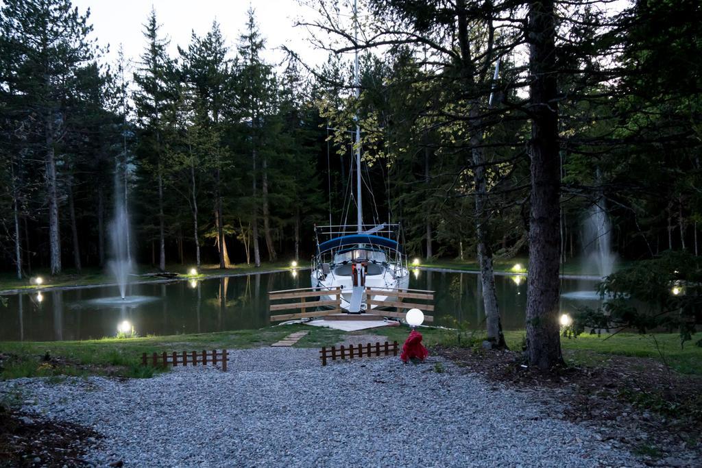 Domaine De La Font Vineuse & Hotel